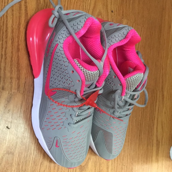 Nike Shoes - Nike air max size 8.5 women new
